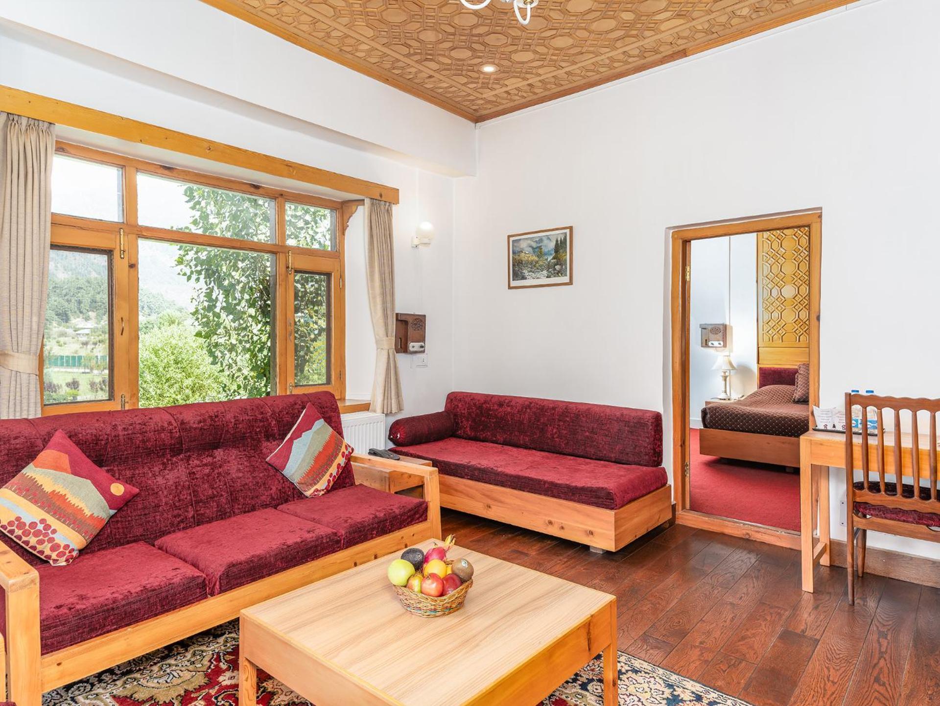 de 100 m² con 1 habitación/es y 1 baño/s de uso privado, en Pahalgām Exterior foto