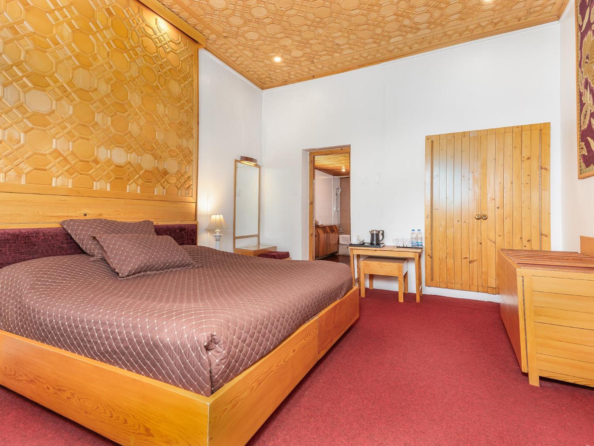 de 100 m² con 1 habitación/es y 1 baño/s de uso privado, en Pahalgām Exterior foto